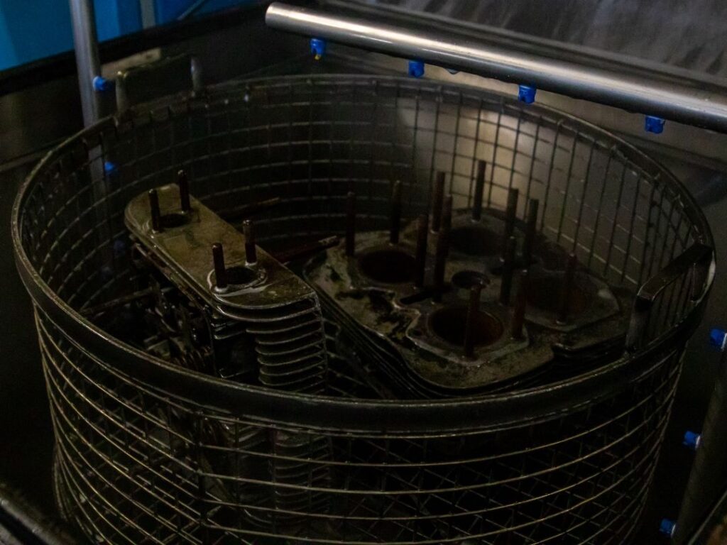Inside of degreasing machine